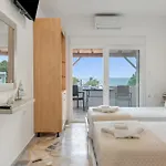 Niki's *